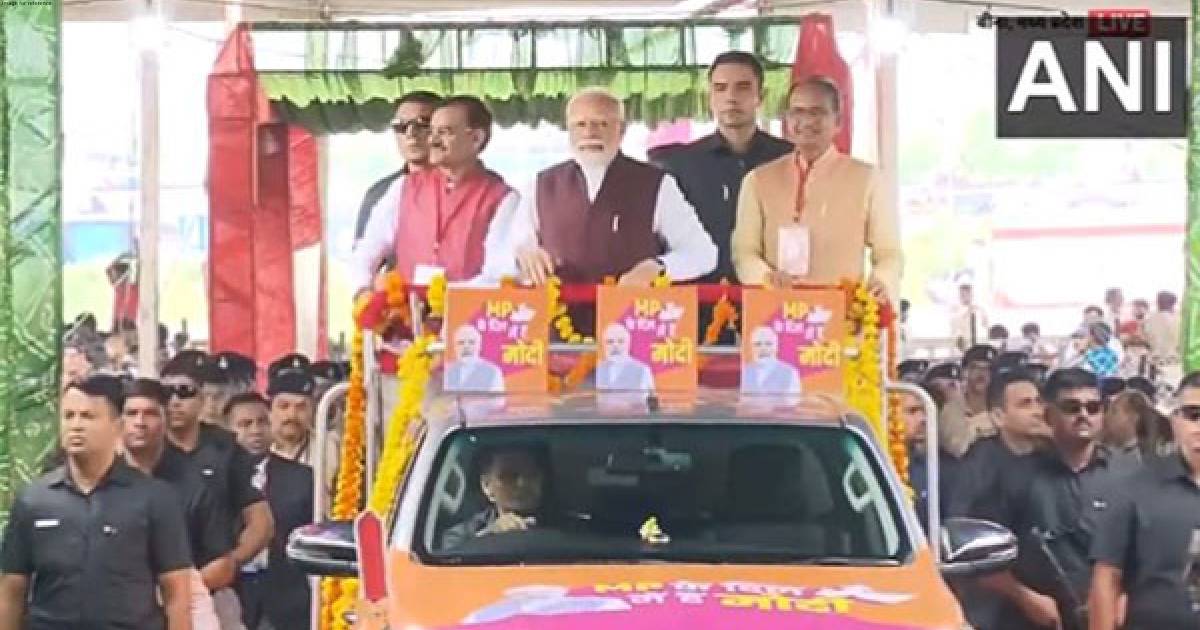 PM Modi reaches MP's Bina, to lay foundation stone of various projects, including ‘Petrochemical Complex'